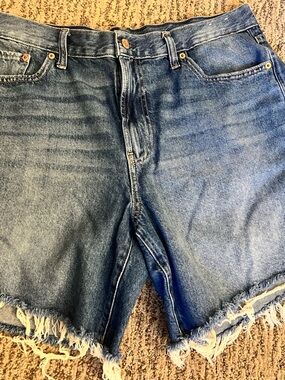 GAP Mid-Rise 8” loose Bermuda Distressed Denim Cutoff Shorts - Blue